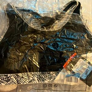 🆕 with tags Nike Medium Support Sports Bra